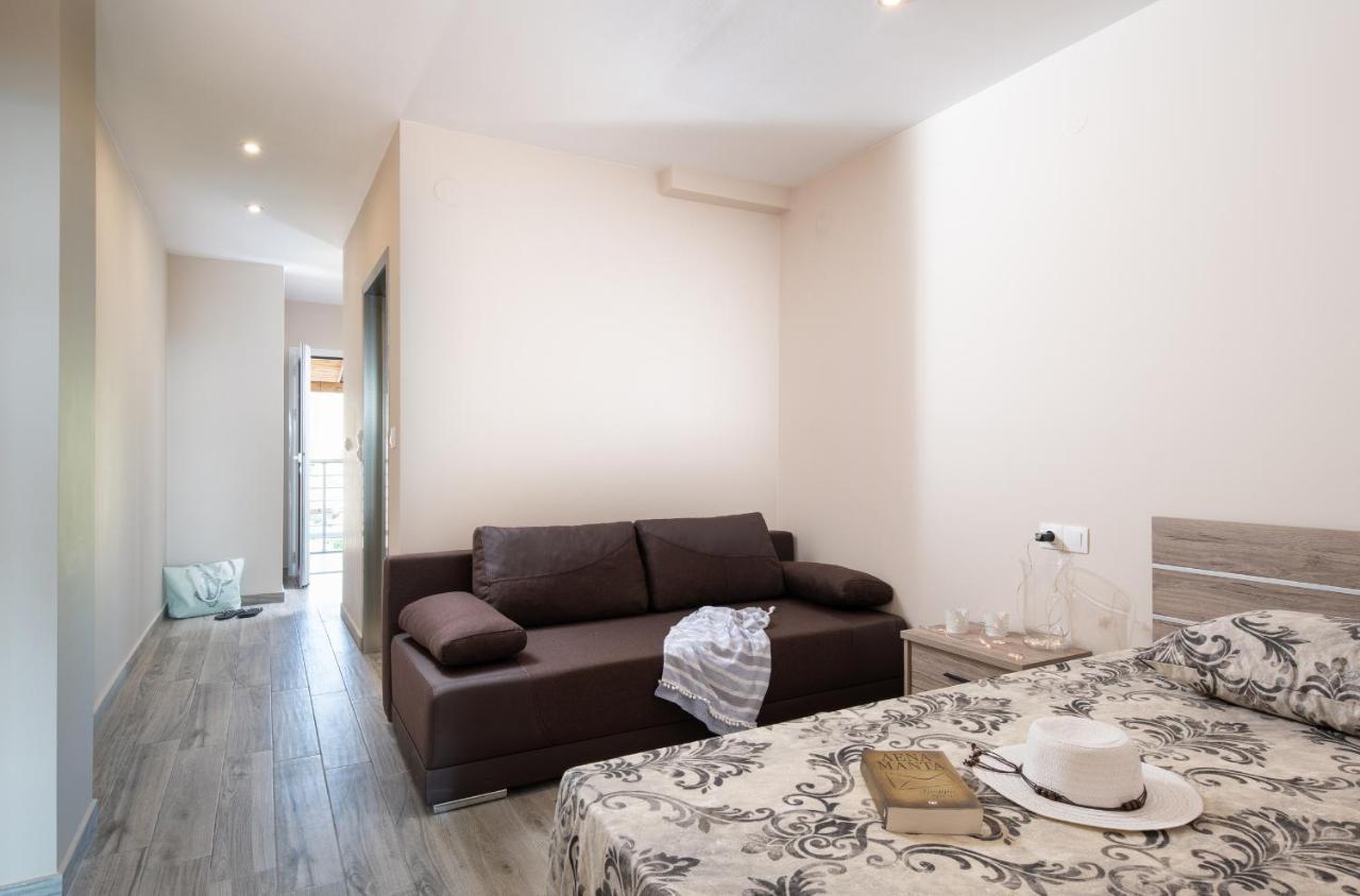 Sunset Studios - Suites With Seaview & Back Side Apartements Toroni Esterno foto