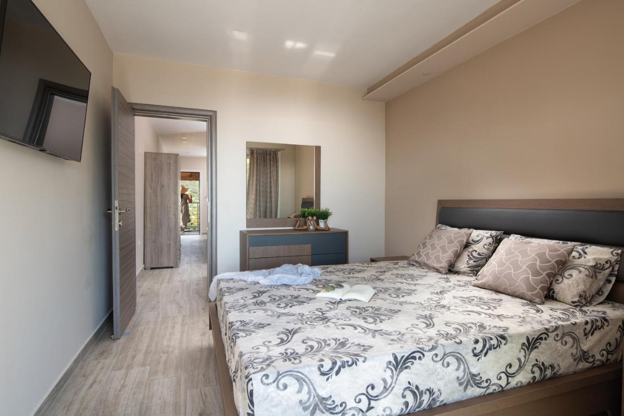 Sunset Studios - Suites With Seaview & Back Side Apartements Toroni Esterno foto