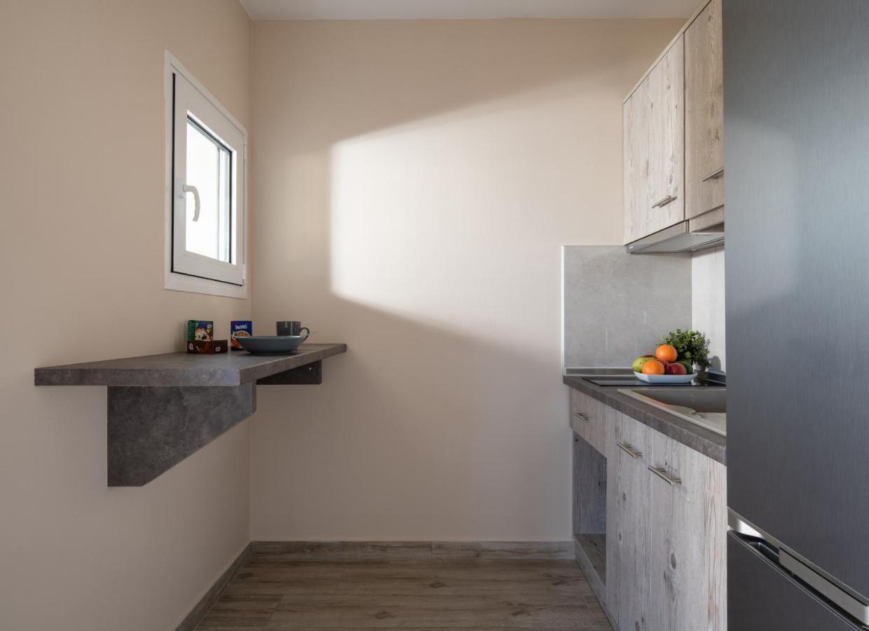 Sunset Studios - Suites With Seaview & Back Side Apartements Toroni Esterno foto