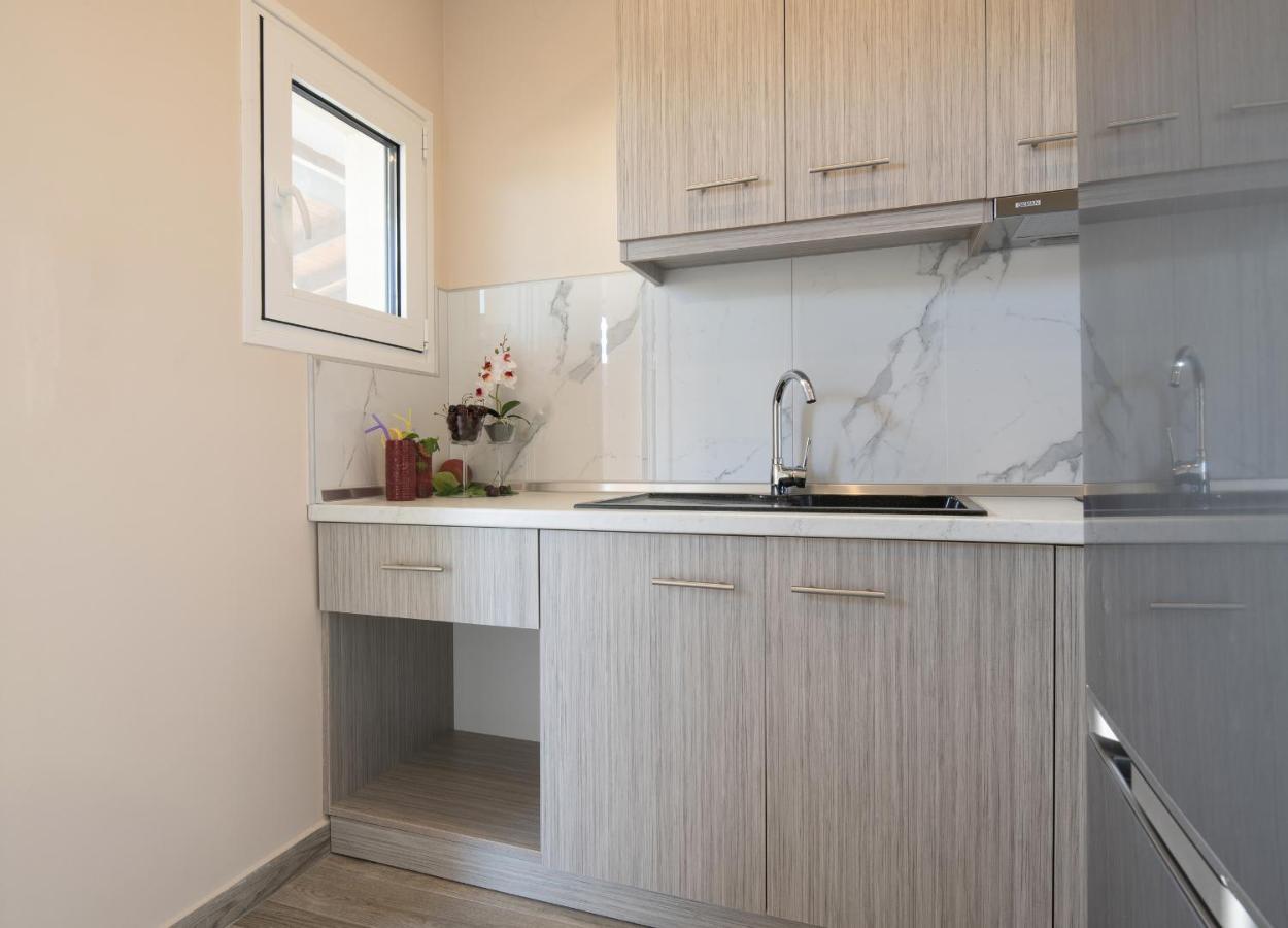 Sunset Studios - Suites With Seaview & Back Side Apartements Toroni Esterno foto